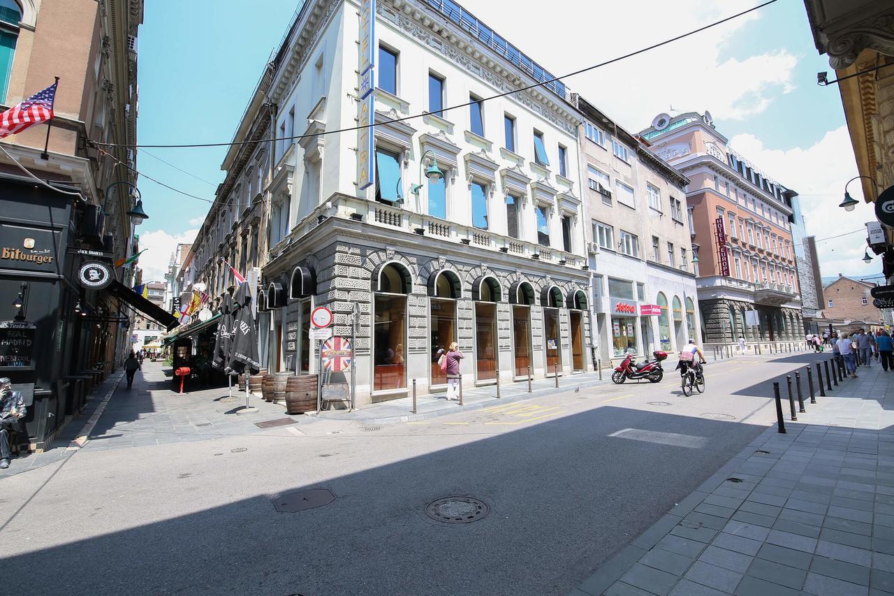 Modern In The Heart Of The Center! Apartment *